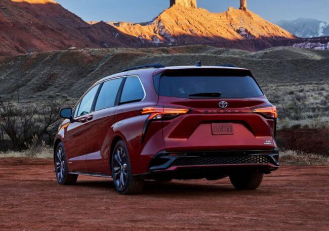 toyota-sienna-mk4-fotograflari-1