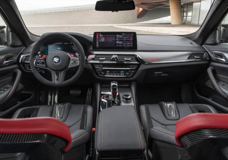 yeni-model-bmw-m5-cs-2022-model-kokpit